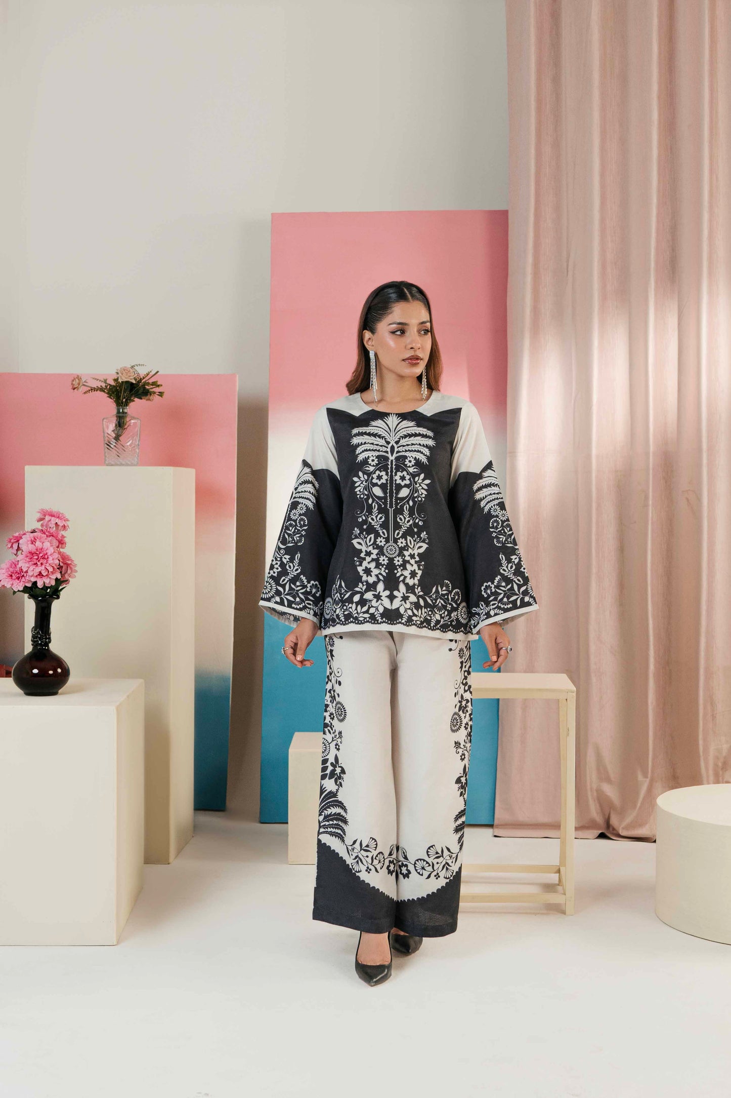 Soft and comfortable embroidered ladies outfit