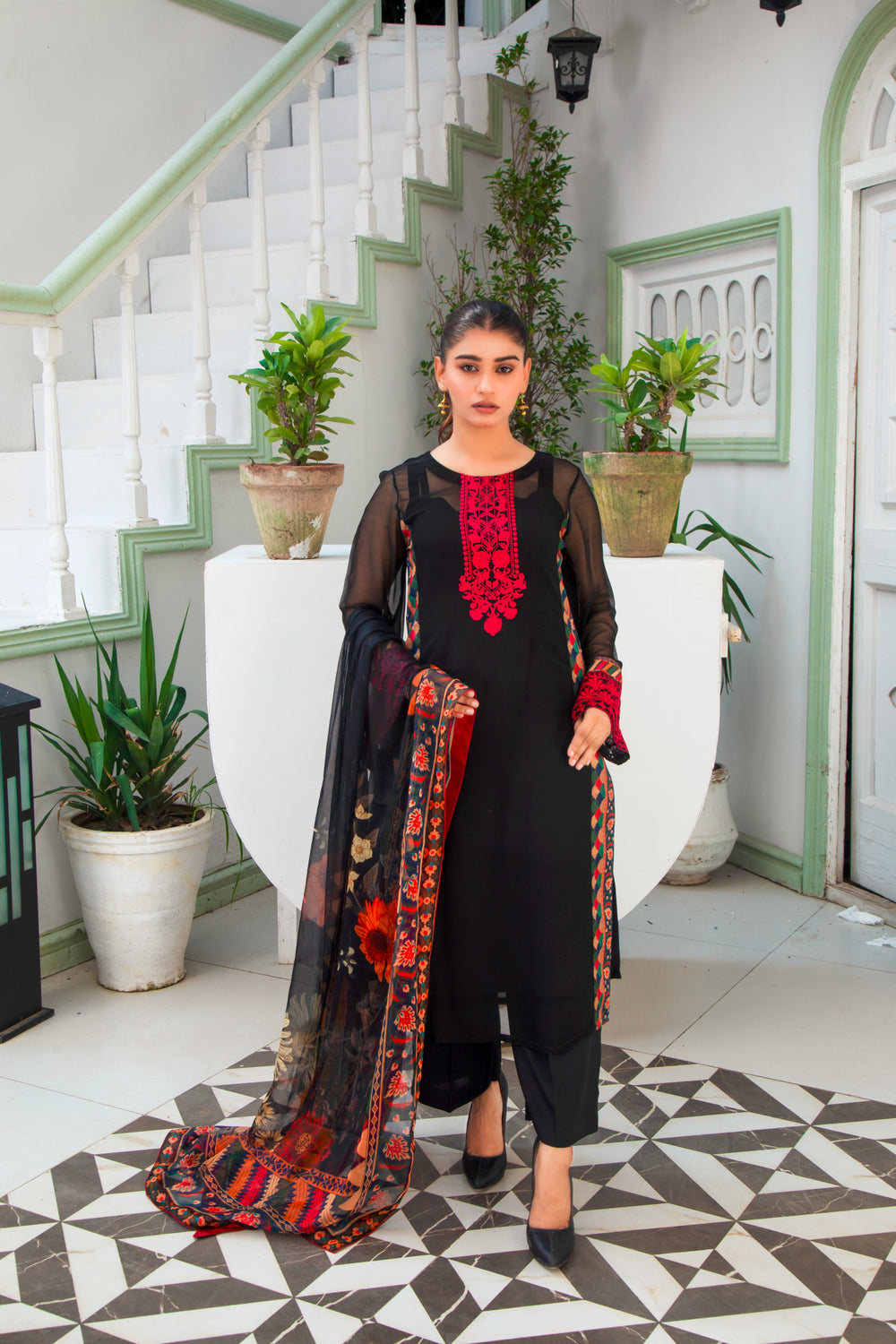 Chic casual dress for women with modern design